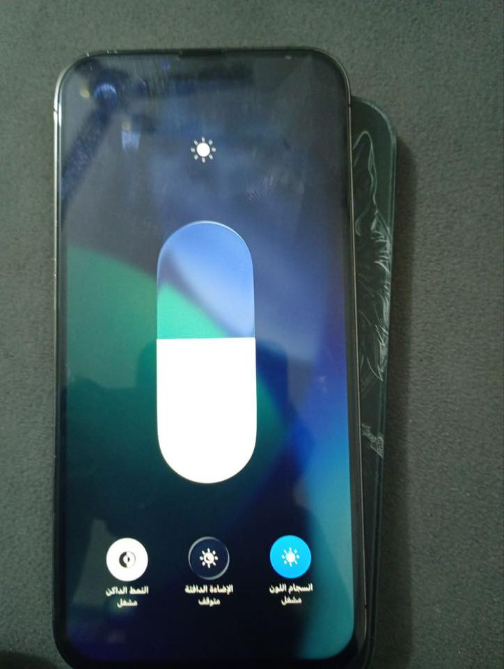 سلام عليكم ١٣ برو ماكس ذاكره ٢٥٦ بطاريه ٨٦ جهاز جديد مبدل فقط شاشه و كامره طلعتلي بل تحديث ما مبدله كلشي شغال فيس ايدي شغال مكاني بغداد المدينه او الشعب تواصل *********** توصيل ماعندي
