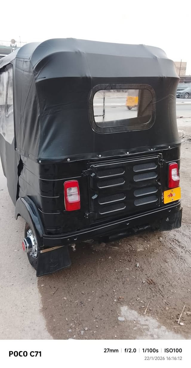 سلام عليكم تكتك موديل ١٧ محرك مال ٢٠ تخم تاير جاهزه من كلشي أوراق اصولي سعر ٣ مليون وبيه مجال حك الجيه *********** بغداد مدينه الصدر
