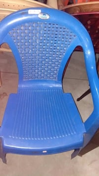 كراسي نوعيتين ابو التجوه ١٤ قطعه وبي لونين بيجي ولازرق ولنوعيه ثانيه ع...