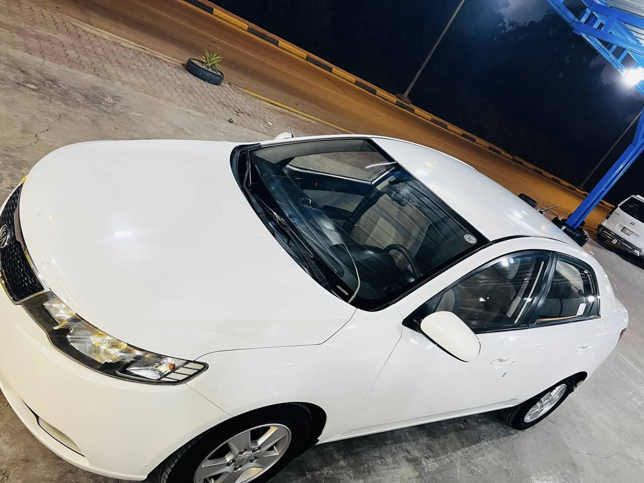 السلام عليكم سيراتو ٢٠١٢ رقم اربيل  سنويه نافذه مكفوله من لصبغ ولضربه فقط بارد قليل سياره جديده
عل وضع شركه
للاستفسار ***********
