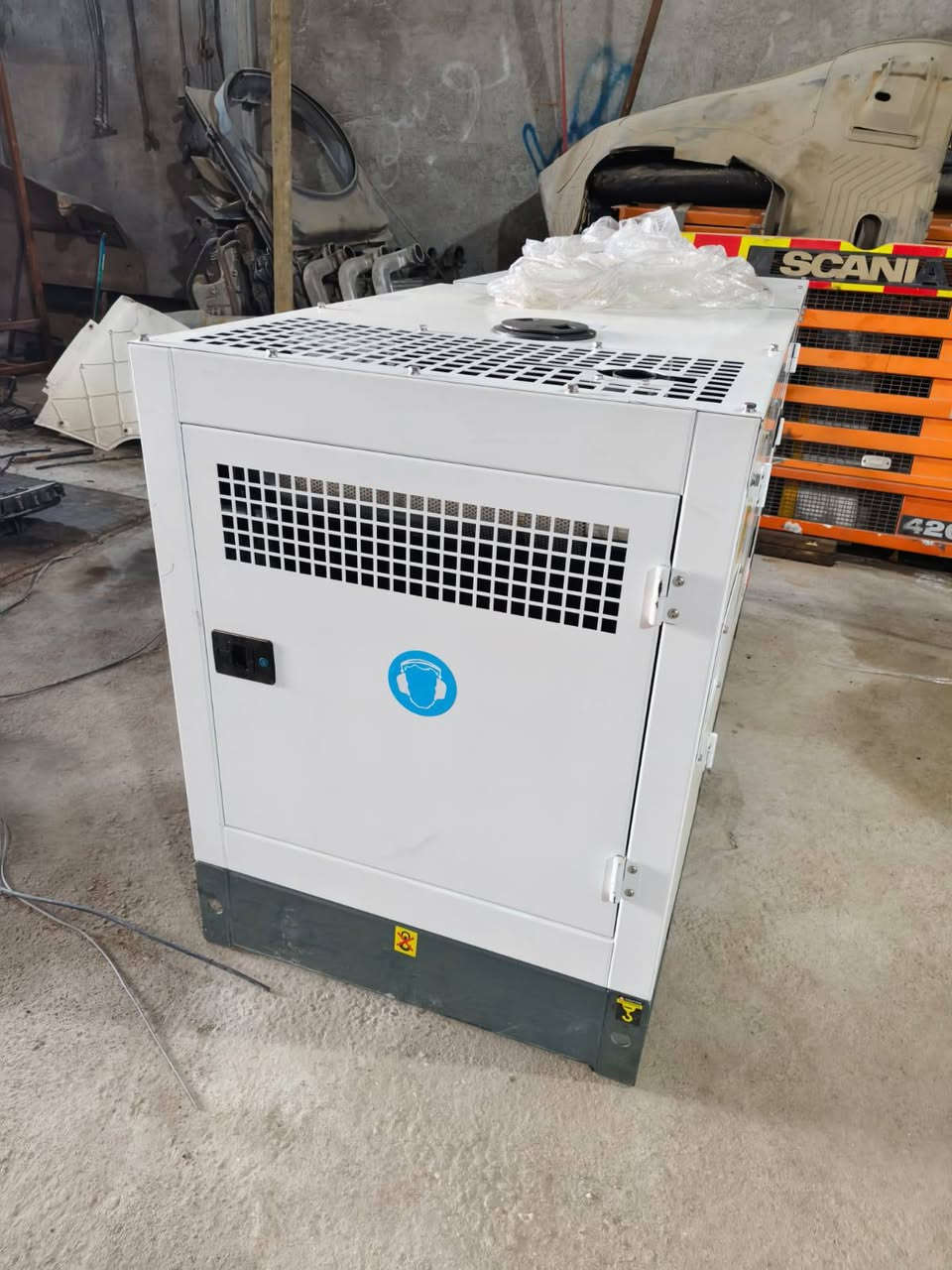 سلام عليكم.  مولده للبيع دخول جديد استيراد اوربا زيرو ما مستخدمه ولا دقيقه 50كيفي نوع اشيتئ  المكان ميسان
 الاتصال 
***********
