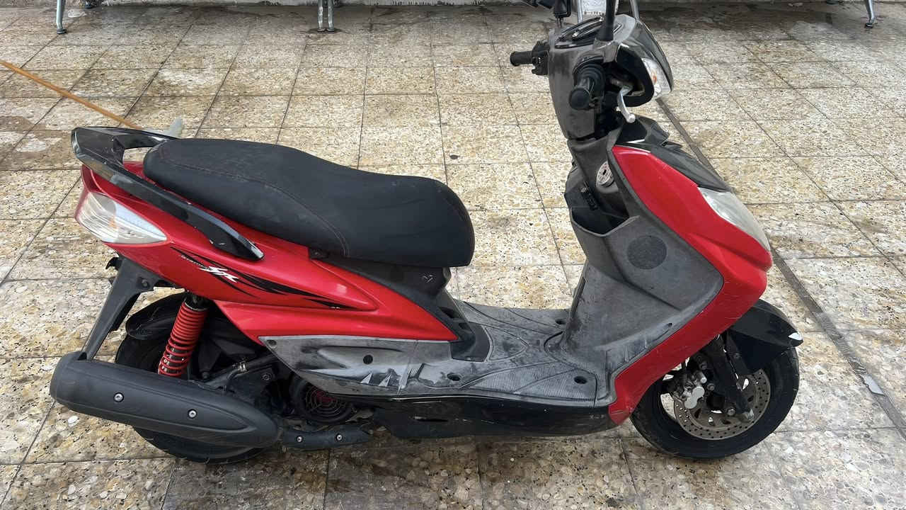 السلام عليكم دراجة سكنس فحل ياباني للبيع نضيفه مكفوله كفاله عامه ولا برغي مفتوح بيها بعدهي جديده مال رمبة لمعرفة السعر راسلني / ***********
