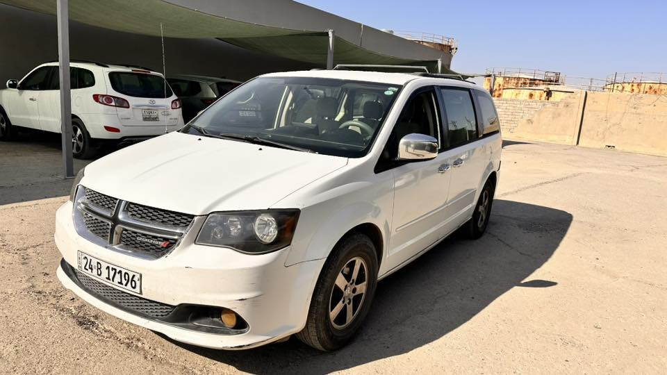 السلام عليكم
دوج كرفان للبيع 
موديل ٢٠١٢
المواصفات؛
-ثلاث قطع تبريد 
-ابواب سلايد ميكانيكي
-منظومة غاز حكومي 
-شاشة عطلات 
-شاشة ايباد
-لايتات زينون
-السنوية لل ٢٠٢٩
-ضررها الجاملغ الخلفي بي صبغ والباب السلايد كلير
-سعرها ١٣٥
-مكان السيارة (الموصل/الكبه)
-للتواصل؛***********
