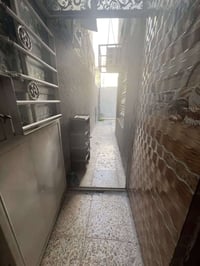 بيت طابقين للبيع مساحة 100 متر نزال 20 واجهة 5 يحتوي على ثلاثة غرف و ا...