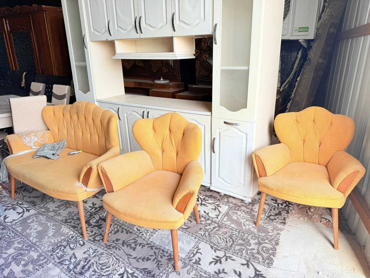 كلشي متوفر في مزاد الثقه ديالى بعقوبه بداية كاطون الرازي يم الملعب 
ويوجد نضام مراوس 
***********
