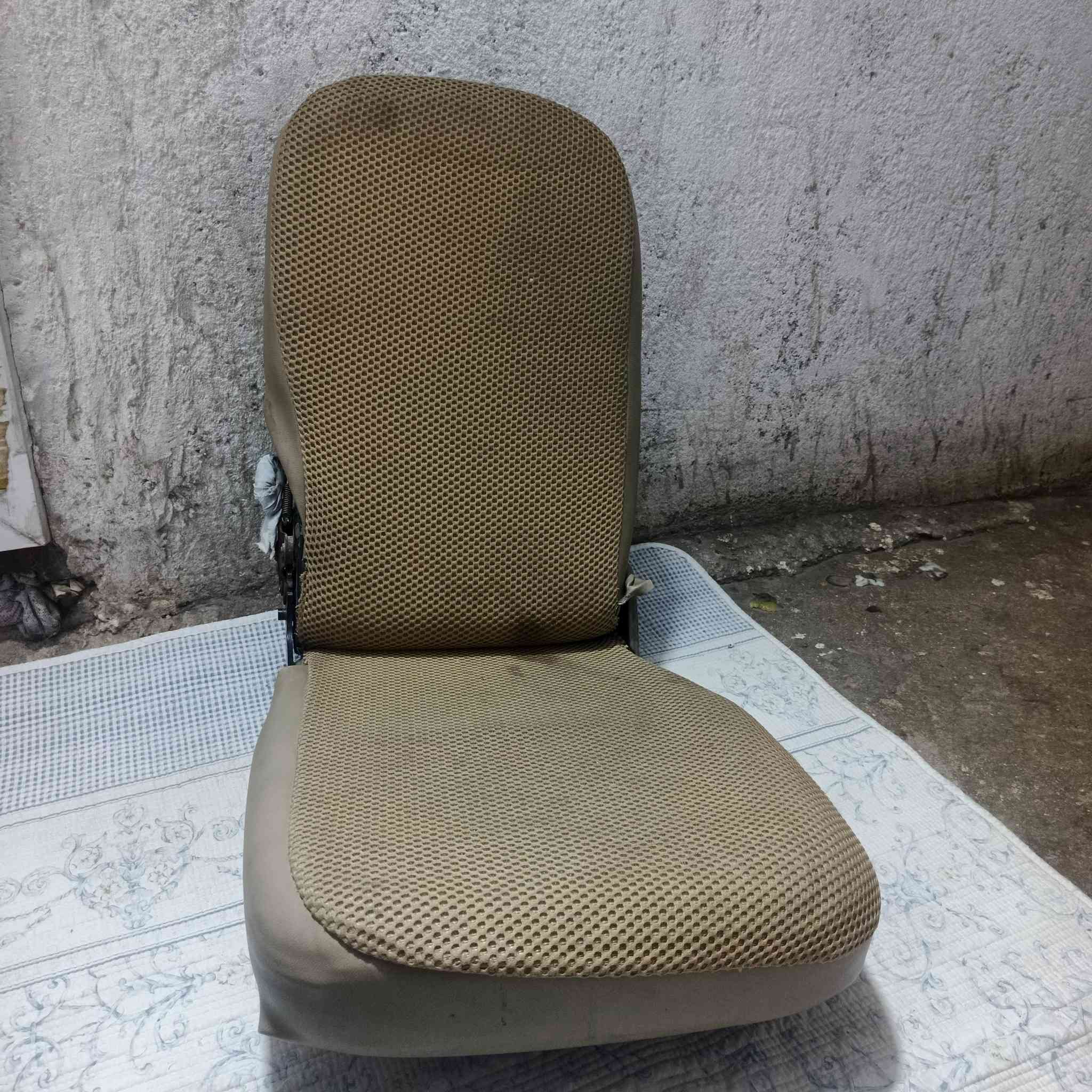 كشن للبيع ليصير بصف السايق يرهم جنبي فتون نيسان السعر ٥٠ العنوان بغداد حي التراث
***********
