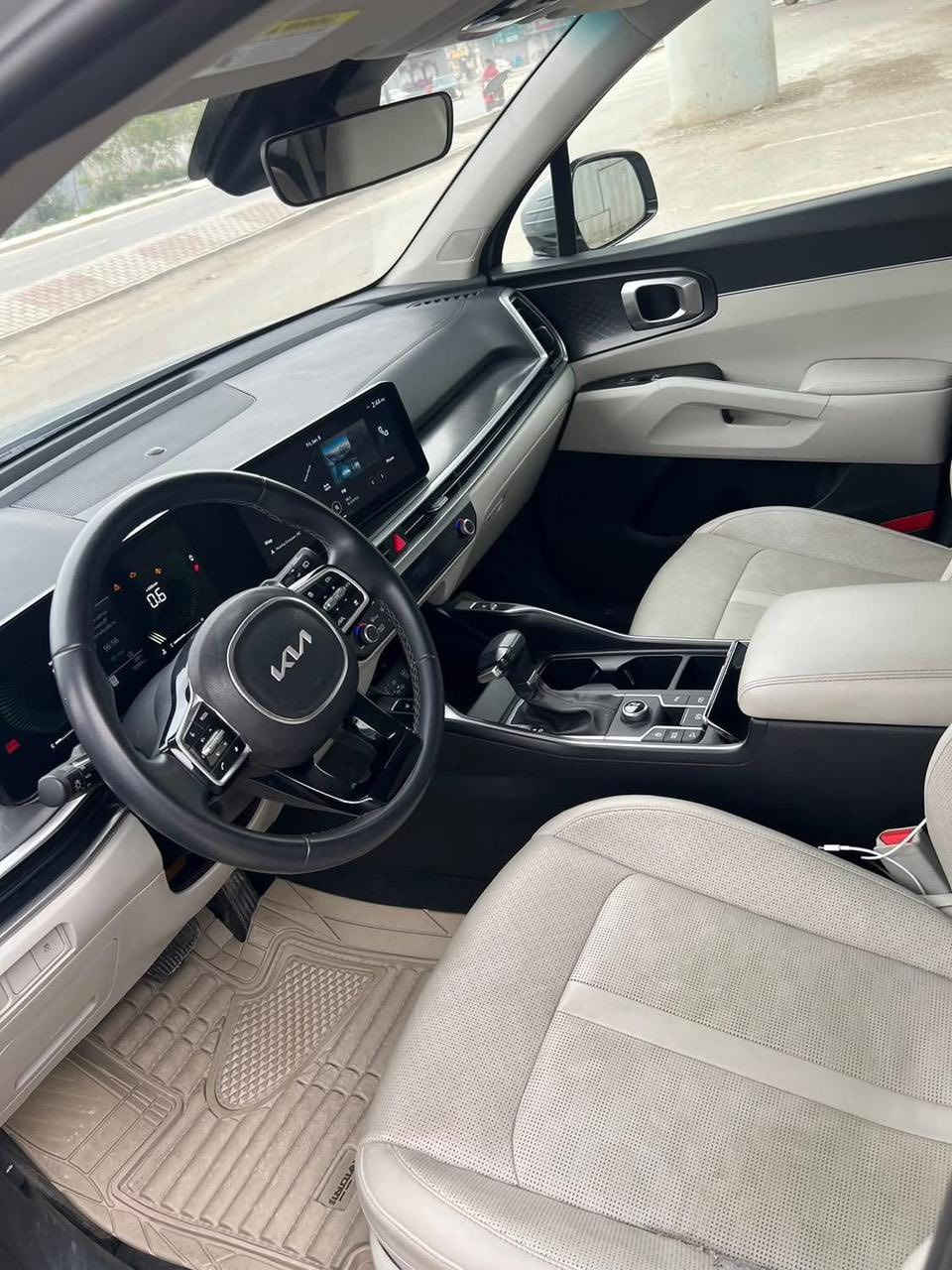 كيا سورنتو موديل 2024 وارد امريكي حادث جاملغ وبنيد فقط ونصبغن بدون ايرباك ماشية 17 الف داخل ابيض 7 راكب فول الفول بانوراما حساسات امامي خلفي رادارات وباقي مواصفات السورنتو  المعروفة السيارة مرقمة بغداد باسمي رقم جديد الدولي تحويل ثانيوم السيارة جاهزة مابيها اي نقص 
السعر 29.500$ وبيها مجال بسيط الاتصال ***********
