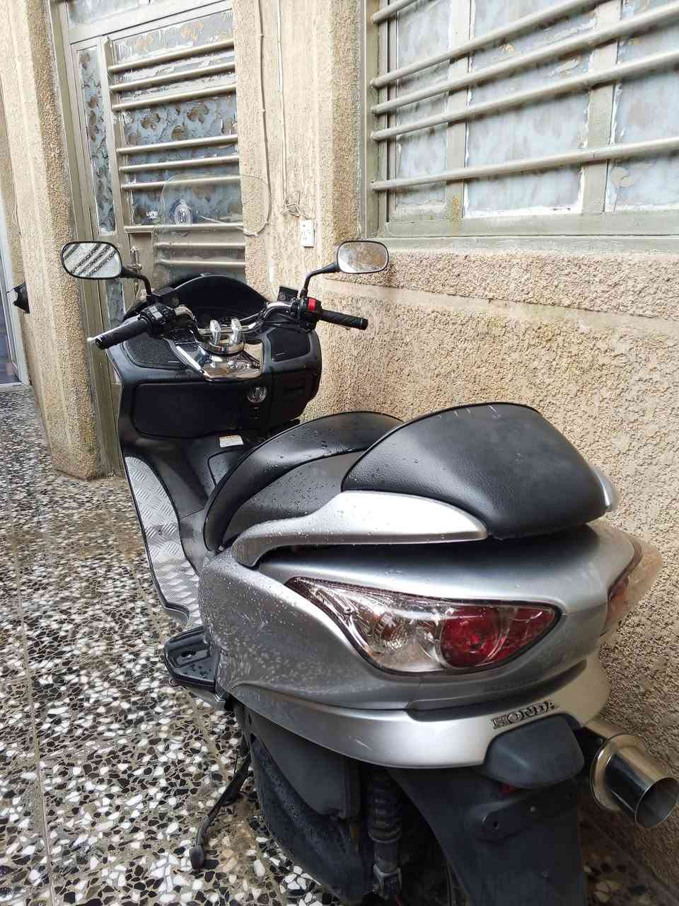 بغداد الشعله دراجه فورزه 09كرستال رمبه رايدها1,350,000بيها مجال كفاله عامه محرك و كفرات و كهربايات وديها 1000فيتر محرك ما مفتوح كفرات بلاديه


**إذا كنت صاحب هذا الإعلان وتريد حذفه لأي سبب، رجاءا أرسل رسالة إلى الدعم الفني**