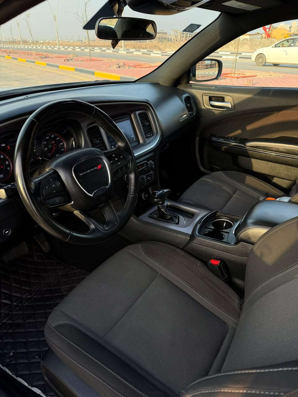 سلام عليكم من رخصت الادمن المحترم
جارجر موديل 2022 اصل رقم بغداد 
لون مميز سموك 
وارد امريكي  حادث ( حافت البنيد شبر كارت بدون فتح و جاملغ اربع اصابع كارت بدون فتح بدون دواخل  ) سياره مكفوله من كلشي جاهزه للخير 
مكينه كير كفاله
المسافة المقطوعة ٤٥ ميل
حجم المحرك 3600
مواصفات بلاك ترب
* داخل اسود
* كامره خلفيه
* مصابيح امامية زنون مع بلوجكتر LED .
* ويل قياس20 .انج
* شاشه كبيرة مع نظام ملاحة نفكيشن GPS .
* مقاعد أمامية كهربائية
* مقاعد أمامية  وتدفئة .
* تشغيل عن بعد . .
* محدد سرعة . .
* كاميرا خلفية دوارة.
* ⁠حساس خلفي
* مرايا  ترحيب متحسسة للاضاءة
* دخول ذكي (بصمة) .
مكان السيارة البصره 
للاستفسار عن السعر واي تفاصيل اخرئ الاتصال متوفر واتساب
***********
