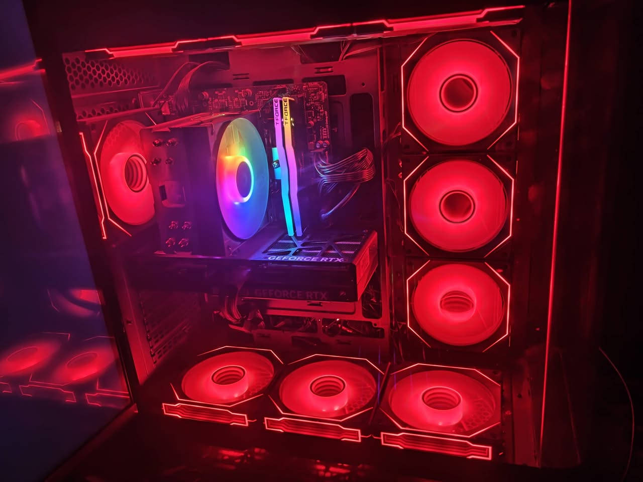 تجميعة فول نظافة 100 بمليون و 800 الف فقط مواصفاتها تشغل فور كي وانت مرتاح رقمي مراسلة واتساب او اتصال براحتك  ***********
I5 14400F
H610 MSI PRO
FAN DEEPCOOL AG 400
Rtx 5070 INNO3D DUAL 12G OC
Ram 16g 3600HZ T-FORCE RGB 
M.2 1tb WD GEN4 
Ssd for windows 10 pro 128g
Pus 750w DEEPCOOL 
CASE 10 fan
