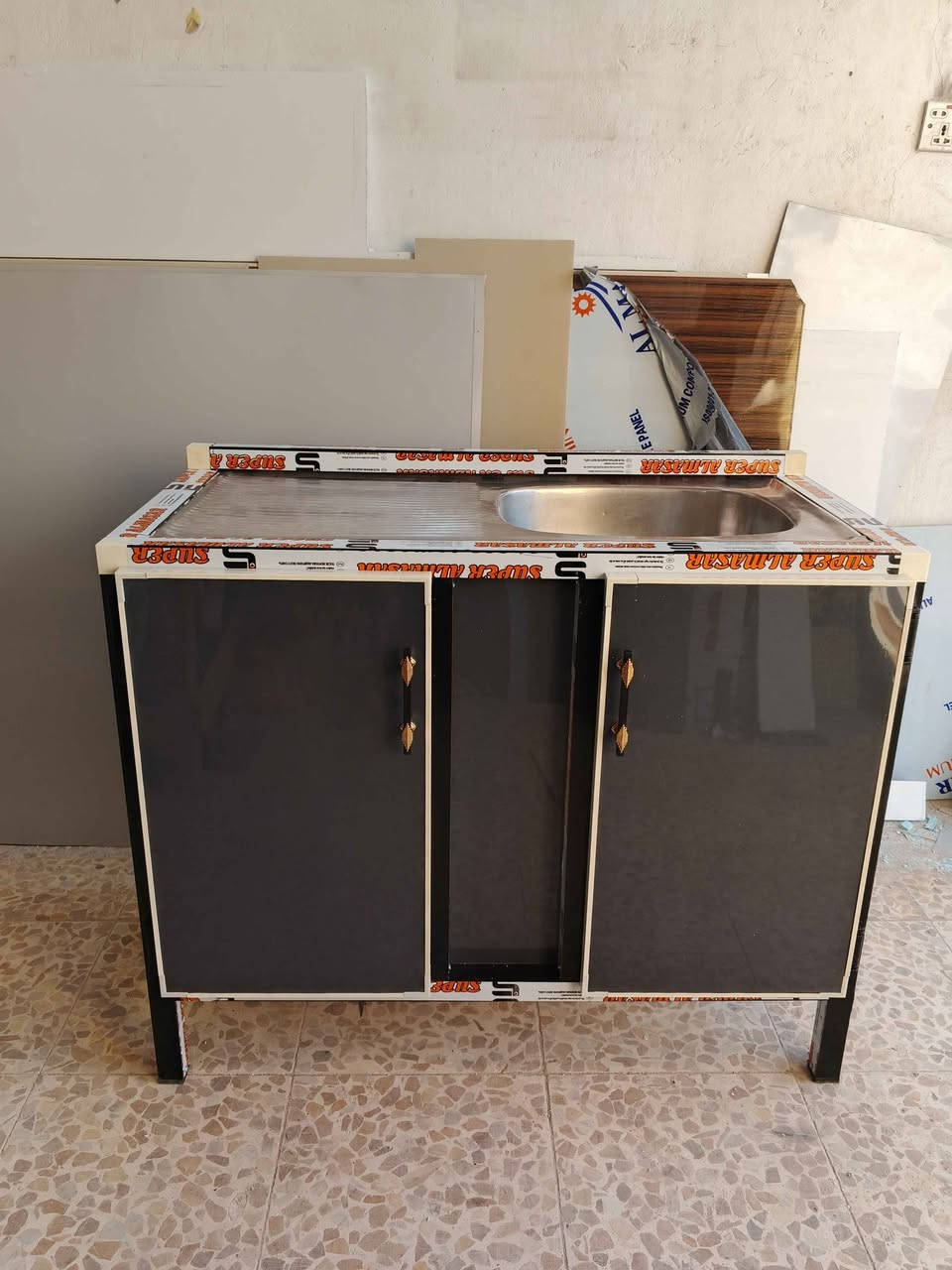 متاح سنك ستيل تفصال جديد  قياس متر  حوض اصلي باله  
السعر 85 قفل العنوان الزبير البراحه شارع الدروازه مجاور صيدليه الدروازه 
*********** 
***********وتساب الزبير, البصرة
