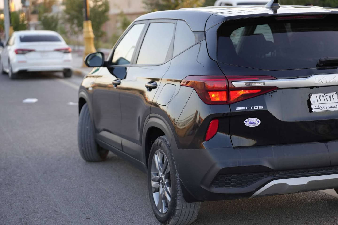 سلتوز 2023 LX
محرك 2000 
ماشية 35 كيلو 
ضرر بس الدعامية الامامية 
سيارة بدون صبغ 
نضام دفع رباعي 
تحكم ستيرن 
ثلاث انضمه قيادة 
رقم بغداد
مكان السيارة سامراء 
***********
