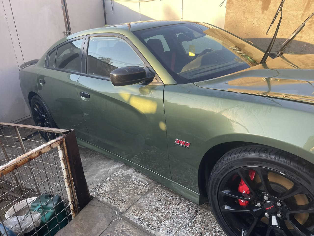 السلام عليكم دوج جارجر موديل 2022سكات باك v8 6400 فول مواصفات ماشيه 33 ألف حادثه موضح بالسونار السعر 230 وبيها مجال مكاني بغداد للاستفسار ***********
