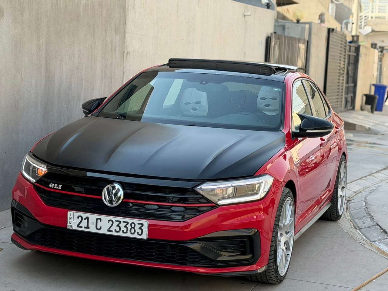 volkswagen jetta Gli 2020 
سەیارەکە زۆر جوانە خاوێنە وەک وێنەکان هەموو شتی بەشەرتە چوار پارچەی بۆیاخە مەکینەوە گێری پەشەرتە تۆربۆشی بەشەرتە داوای ۱۳۹ مەجالی لێ ئەکەین .

***********

تکایە بەس لەرێگەی واتس ئەپ پەیوەندی بکەن . أربيل, العراق
