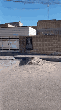 اللهم صلي على محمد وال محمد🤲 بيت للبيع مساحه 200/م طابق واحد دور مجلس محافظة طابو صرف مدار بسم المشتري البيت فارغ جاهز للسكن
للاستفسار//***********//واتساب 📲
