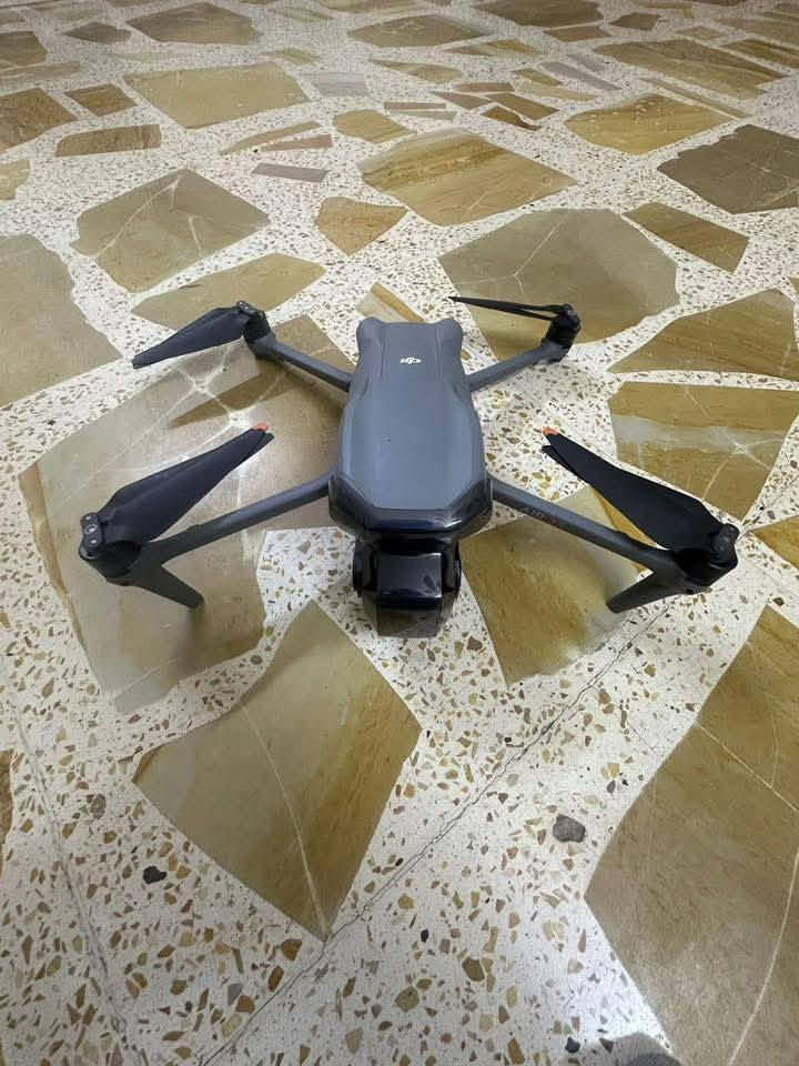 درون AIR s3 للبيع امزون شغاله بس ماعرف بيهن  ع فحص  السعر  500 الف    عنواني الرمادي  استفسار اتصل ***********
