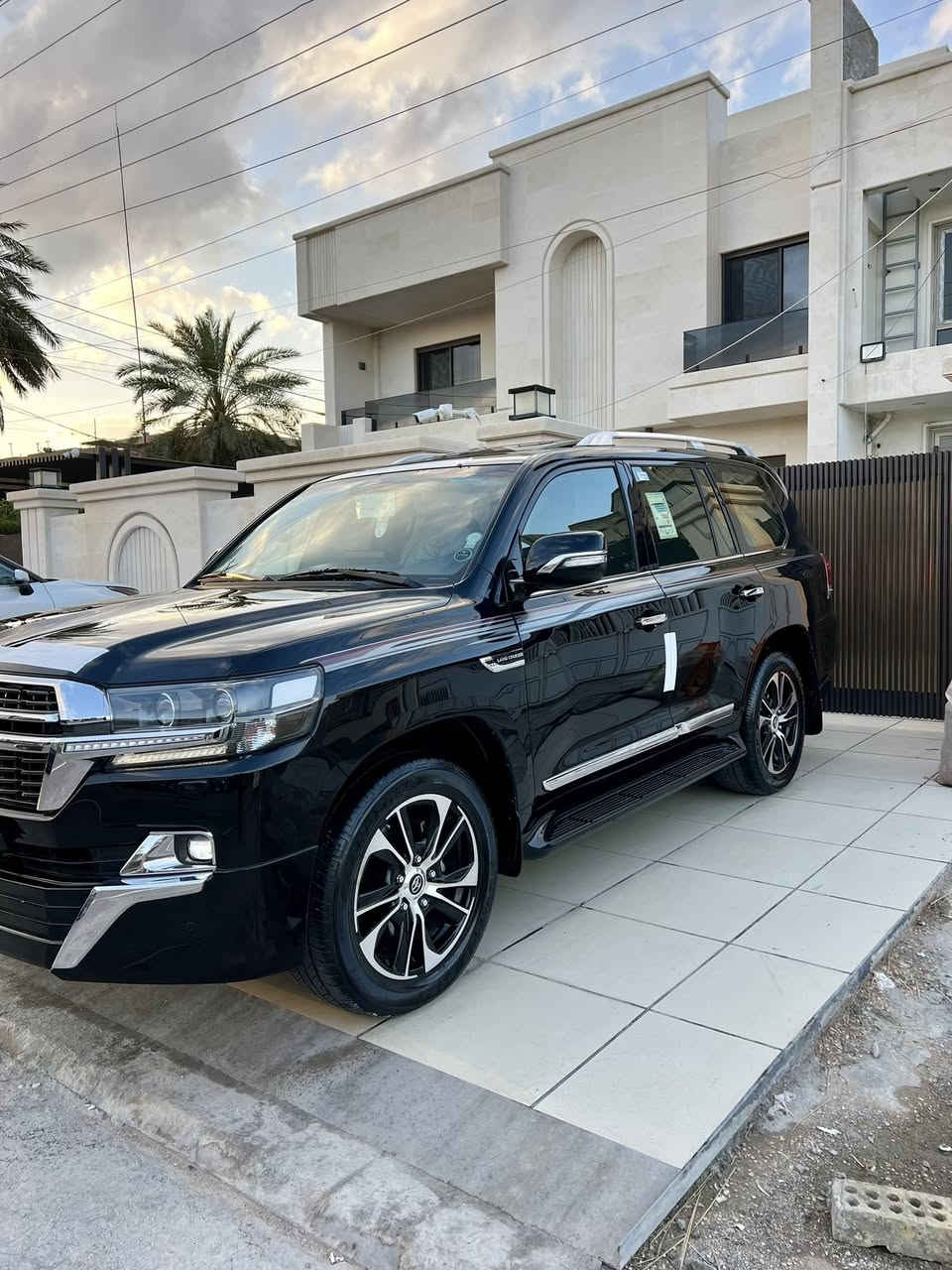 ‏‎السلام عليكم 

بيع او مراوس 

تيوتا لاندكروز 2021 كراند تورنك بحريني   خليجي  مكفوله  رقم بغداد الجديد باسمي  

‏‎المواصفات
‏‎سلايد
بصمه
جنطه كهرباء 
ايرباك 8 
كراسي جلد  
فور ويل
محرك V6 4000
نظام نزول منحدرات
شاحن لاسلكي 
‏‎كراسي ثنين كهرباء 
‏‎تشغيل عن بعد 
‏‎شاشة 
‏‎تحكم ستيرن 
‏‎انارة ترحيب 
زراك لايت 
‏‎دوسات ليزرية كتابة LAND CRUISER
‏‎ثلاجة
‏‎حساس امامي+خلفي
بجم زنون لايت اسود
‏‎مري شفط +قلاب 
‏‎اشارة بالمري
شاشه اعطال
اشارة تسلسليه
سبعه راكب 
بوصله
داخل قرميدي  
وباقي المواصفات المعروفه

سياره حيل جديده اي نقص مابيه كير محرك بلادي بحاله الوكاله بصماته كامله

سعر 535 ورقه  وبيه مجال 

رقم صاحبه.      ***********

مكانه بغداد الكرخ
