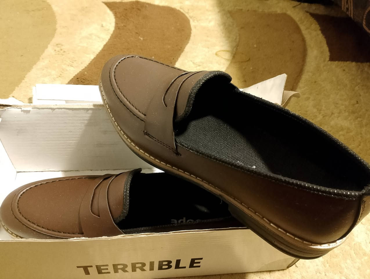 حذاء رجالي 4 زواج ماملبوسين شرط جدد بالكارتون القياس 40 
((السعر شلع كلهم ب 25 الف)) مكاني الايمن حي الرفاعي توصيل جميع المناطق 5 الاف


**إذا كنت صاحب هذا الإعلان وتريد حذفه لأي سبب، رجاءا أرسل رسالة إلى الدعم الفني**