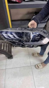 لايتات موستنك اصلي (( اوروبي )) من موديل 18 الى 23 بكلايت جهة يمنى موس...