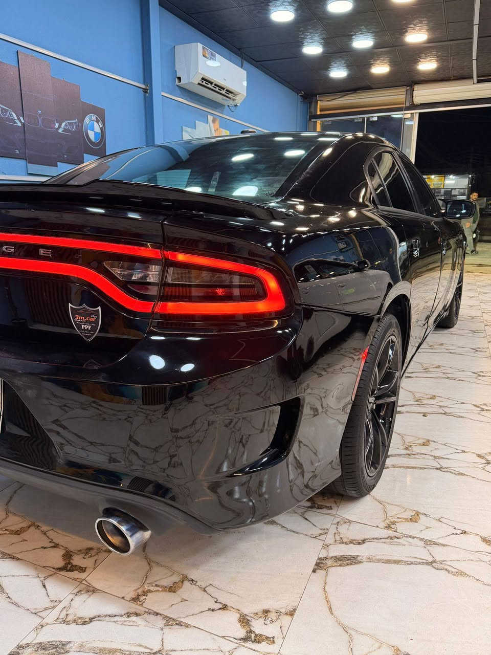 السلام عليكم 

چارجر SXT موديل 15 
مكينه 3600المرغوب 
تو ويل داخل سليم أيرباكات سليم
بيها قطع صبغ أبيع احزام بدون اي داخل شرط الفحص 

رقم بغداد ألماني  
ويل 20 كير مكينه حداديه تبريد تخم تاير كله وضع الشركه السياره مامشتغله ع خط 
السياره جاهزه وخير من الله كل نقص مابيها 
السعر 147والشراي نوجبه حك الجيه 

***********
واتساب ***********
