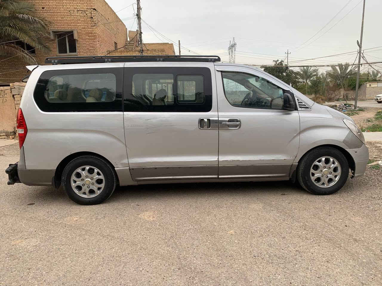 ستاركس 2008 مفتوح
مكينه جديدة بالجيس كير عادي 
تدفئة تبريد 
غرفتها جديده 
رقم بغداد انكليزي بأسمي
بدون صبغ
 فقط بيها بارد بالباب السلايت الخلفي مع الجامرلغ
السعر 120 وبيها مجال
المكان ديالى خان بني سعد  

***********
