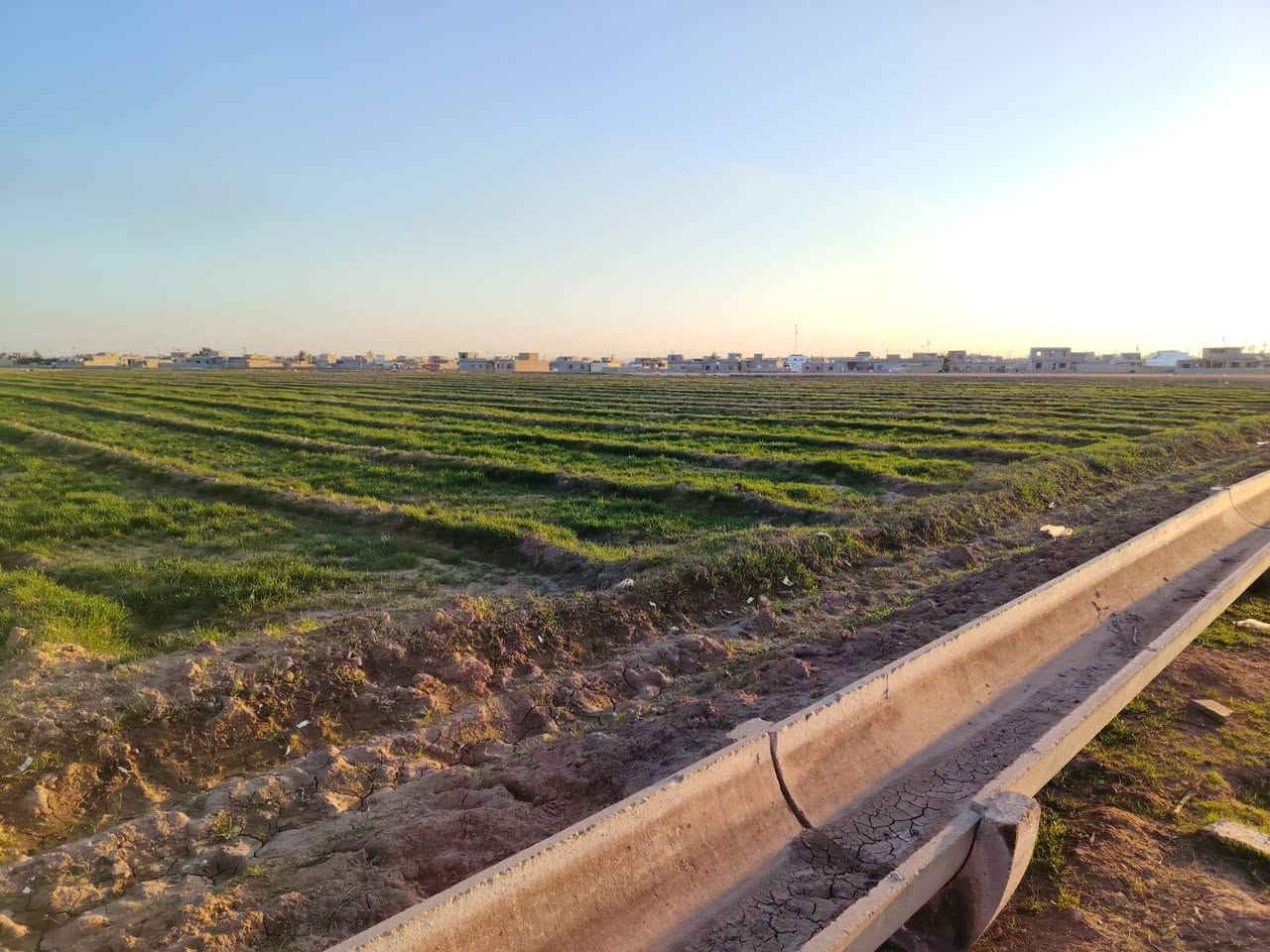 السلام عليكم أرض زراعيه للبيع مجاوره قريه العكيدات مساحة 13 لا 14 دونم معه خطين كهرباء مي اساله معه قطاس بيت ضمن الگاع واصلها التبليطط

الاتصال 
الاستفسار على الرقم ***********
