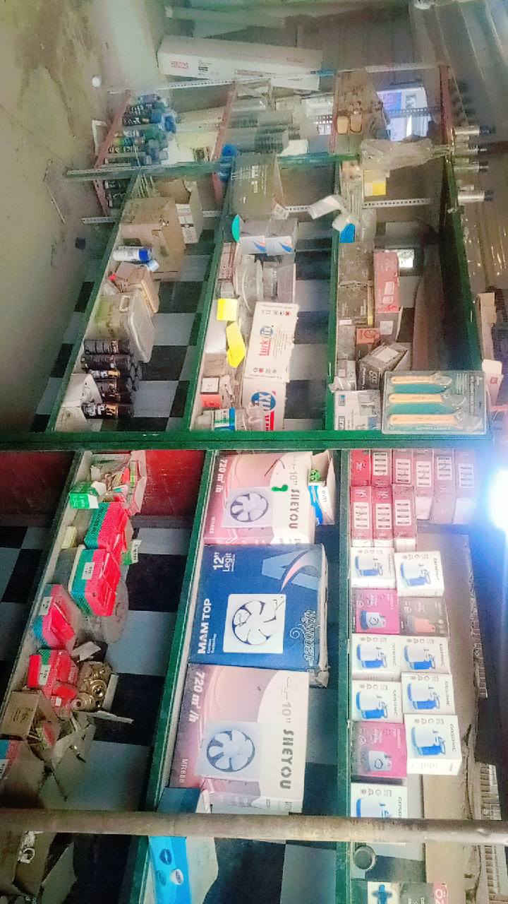 محل للبيع نشاءيه كامل رفوف شلع ابيع العلوان بغداد مدينة لصدر الاورفلي شارع السجه 6رفوف ***********
