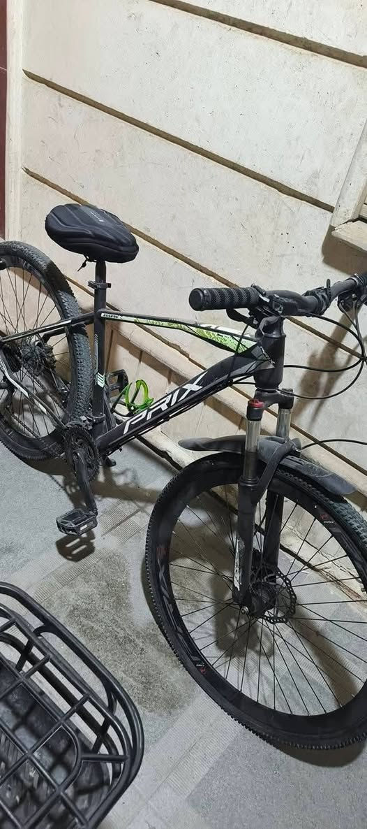 للبيع فريم حديد مخفف قياس ٢٩ نقص فقط دهن هيدروليك للبريك و تضبيط سيم البداله + ملحقات كشن طبي و قاعده مطاره و لايت امامي و مطاره 
السعر ١٤٠ و بي مجال جداً بسيط حك الجيه


**إذا كنت صاحب هذا الإعلان وتريد حذفه لأي سبب، رجاءا أرسل رسالة إلى الدعم الفني**