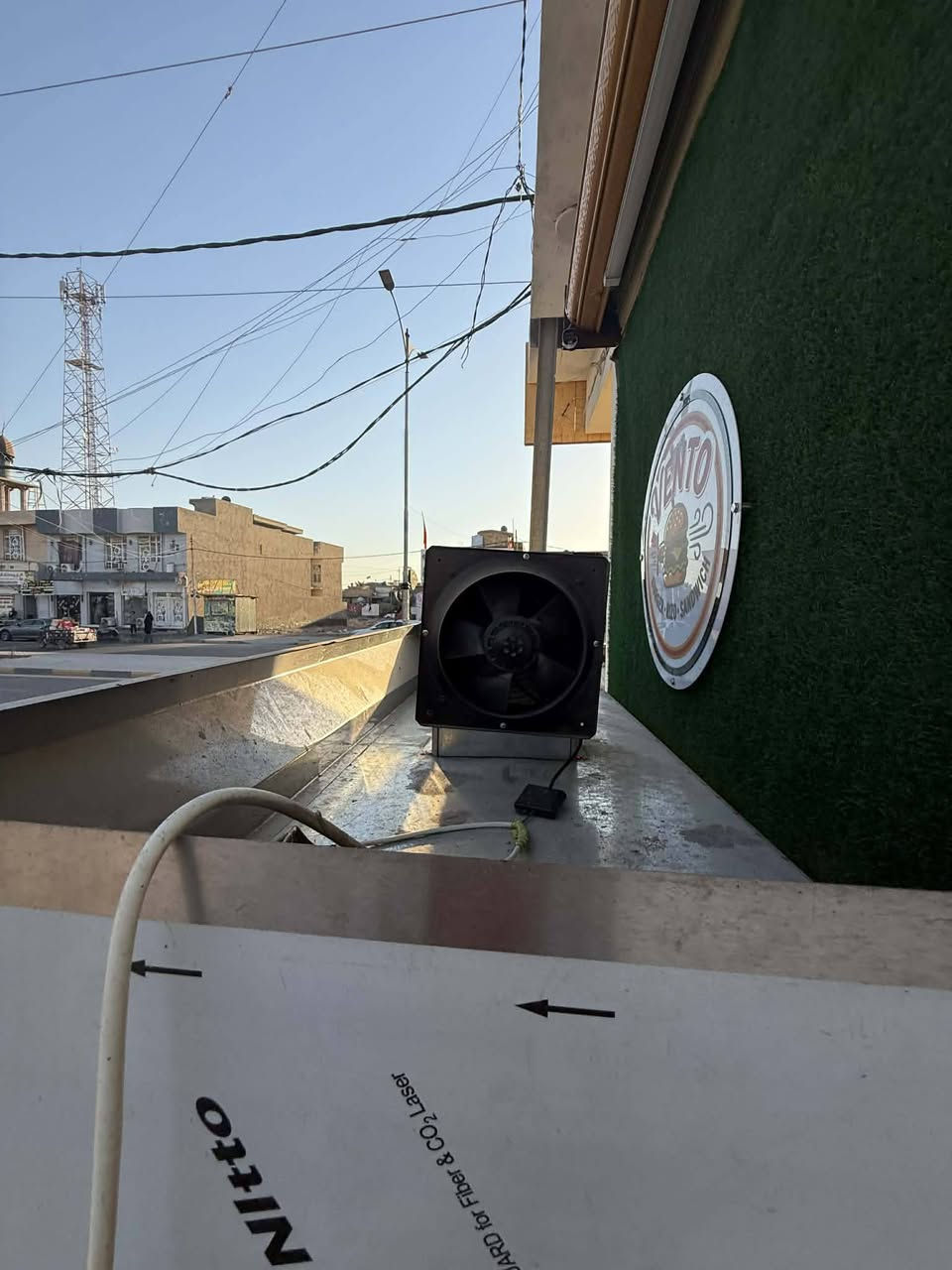 شواية كص فحم سل ستيل ضخمة مستخدمة ٢٠ يوم فقط نضيفة حيل مكانها بالكوت توصيل موجود ب٧٥٠ وبيها مجال ***********
