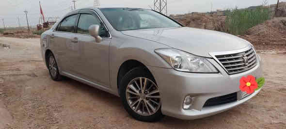 السلام عليكم ورحمة الله 
كراون حوتة موديل 2010 أصل عتبه وتكم 
رقم انبار مشروع وطني قرار 48 باسمي مكاني بالكوت 
جنطه شفط 5 بصمات 
لايت دوار 
بگلايت كريستال 
محرك 2500 cc گير 6 نمر 
تحوير نجف سياره جاهزه 
گصة قماره موس بس من بره التكم 
والتكم الوسطيه مكفوله 
السعر 135$
للتواصل ***********
