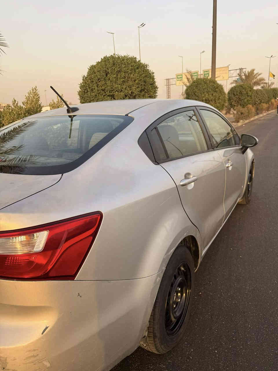 السلام عليكم كيا ريو ٢٠١٤ للبيع رقم بغداد سنوية جديدة 
السيارة نظيفة كير ومحرك حادثها من امريكا جاملغ وباب خلفي جهة السايق العنوان الامين الثانية السعر ٨٥ وبيها مجال 

***********
***********
