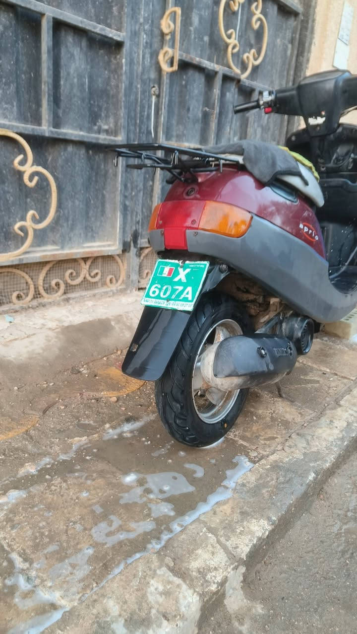 دراجه بطه موديل 2003 نضيفه دراجه كلشي شغال بيه
زوج تواير جديد قفل جنطه قفل تاير قفل سويج كامله دراجه فقط تحتاج بوشه و بستم لايتات شغاله عالي وناصي 
مراوس فقط وياه موبايل فقط مراوس ***********
