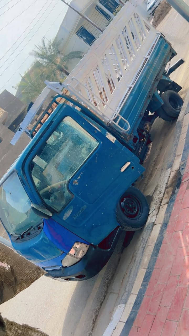 السلام عليكم سيارة للبيع موديل 93 كير وكينه جديده تخم تأير جديد حداديه جديده ما اندل راعيه ابيع برميل و4 تايرات مكينه 2700 جديده اتعهد سرقه فقط عشائر سنويه عضم عاج مكان كربلاء سعره 28 وبيه مجال مستعجل ع البيعه ***********
