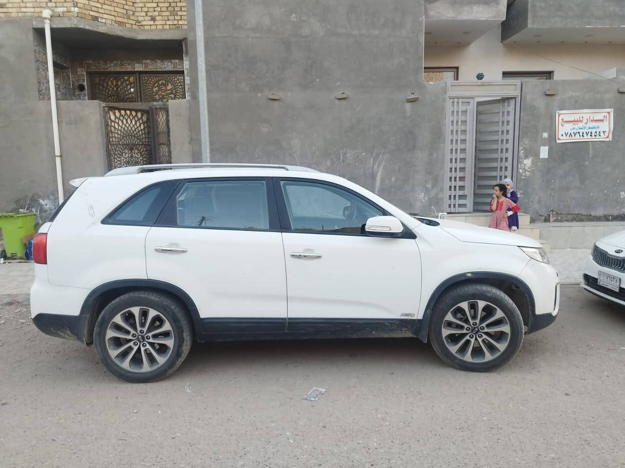 للبيع كيا سورنتو موديل 2015 خليجي
مواصفات فول ماعدا البانورما
تحكم ستيرن
مرايا شفط
تبريد ٣ قطع
كشنات كهربائية وتدفئة وتبريد
رادارات امامي وخلفي
كامرة خلفية
نغمة ترحيب 
7 راكب
محرك ٦ سلندر حجم ٣٥٠٠
فور ويل
كشافات امامية
ومواصفات اخرى
باتري حديد
راديتر حديدة
منظومة تبريد جديدة كاملة واصلية
تخم تاير حديد
سيارة ناعمة وخير من الله وين تسافر بيه مأمن 
السعر المطلوب 180 ورقة وبيه محال للطيبين
الاتصال والمراسله على الرقم ***********
مكان الناصرية
