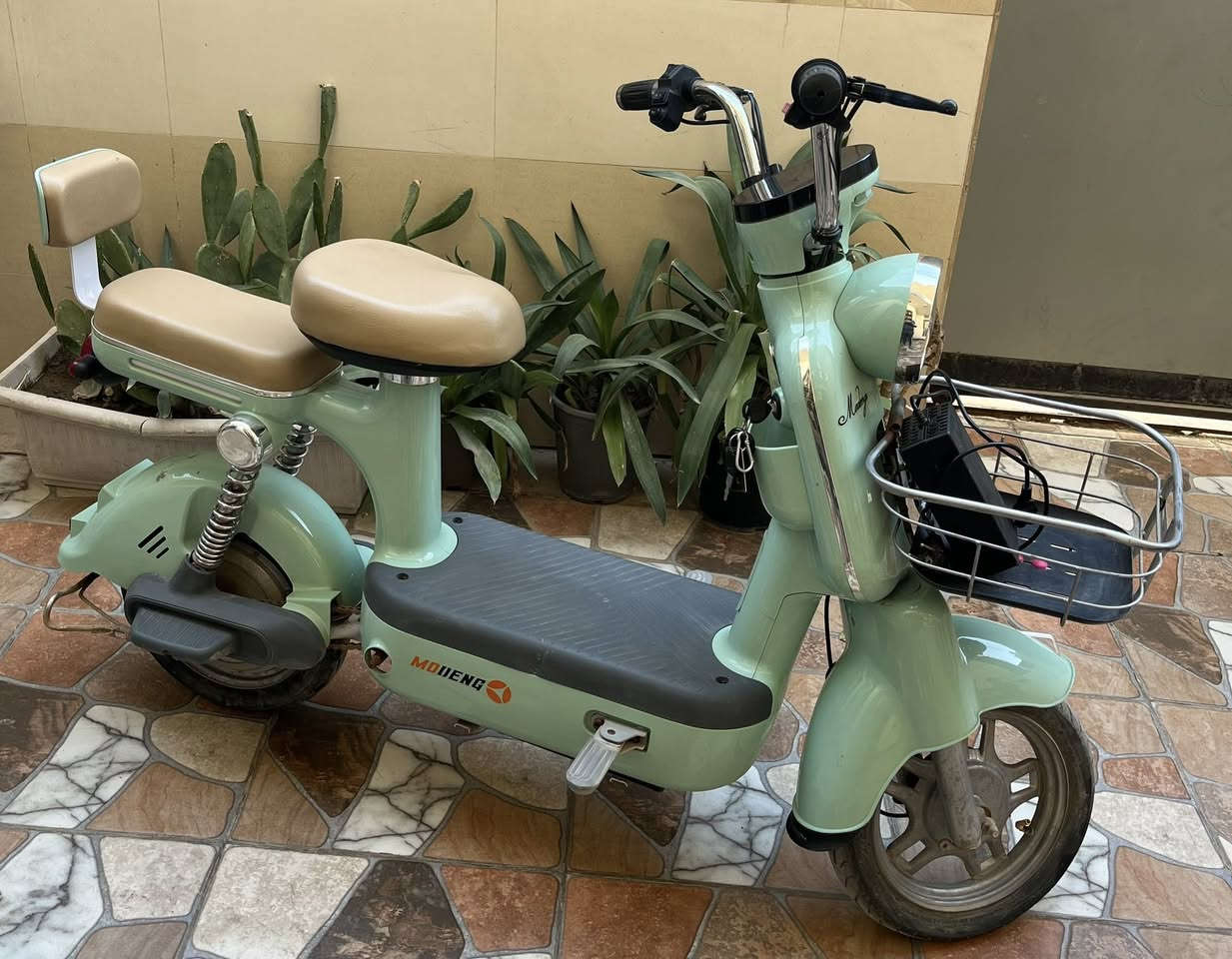 السلام عليكم دراجة شحن للبيع السعر 270 هـ ***********
