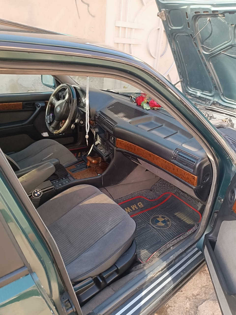 السلام عليكم للبيع سيارة بيم حجم 735 كير اوتوماتيك رقم دهوك السياره جاهزه تبريد تدفئة تنتى شاشه الصدر الامامي والخلفي جديد السعر 62 للاستفسار الاتصال على الرقم التالي ***********
