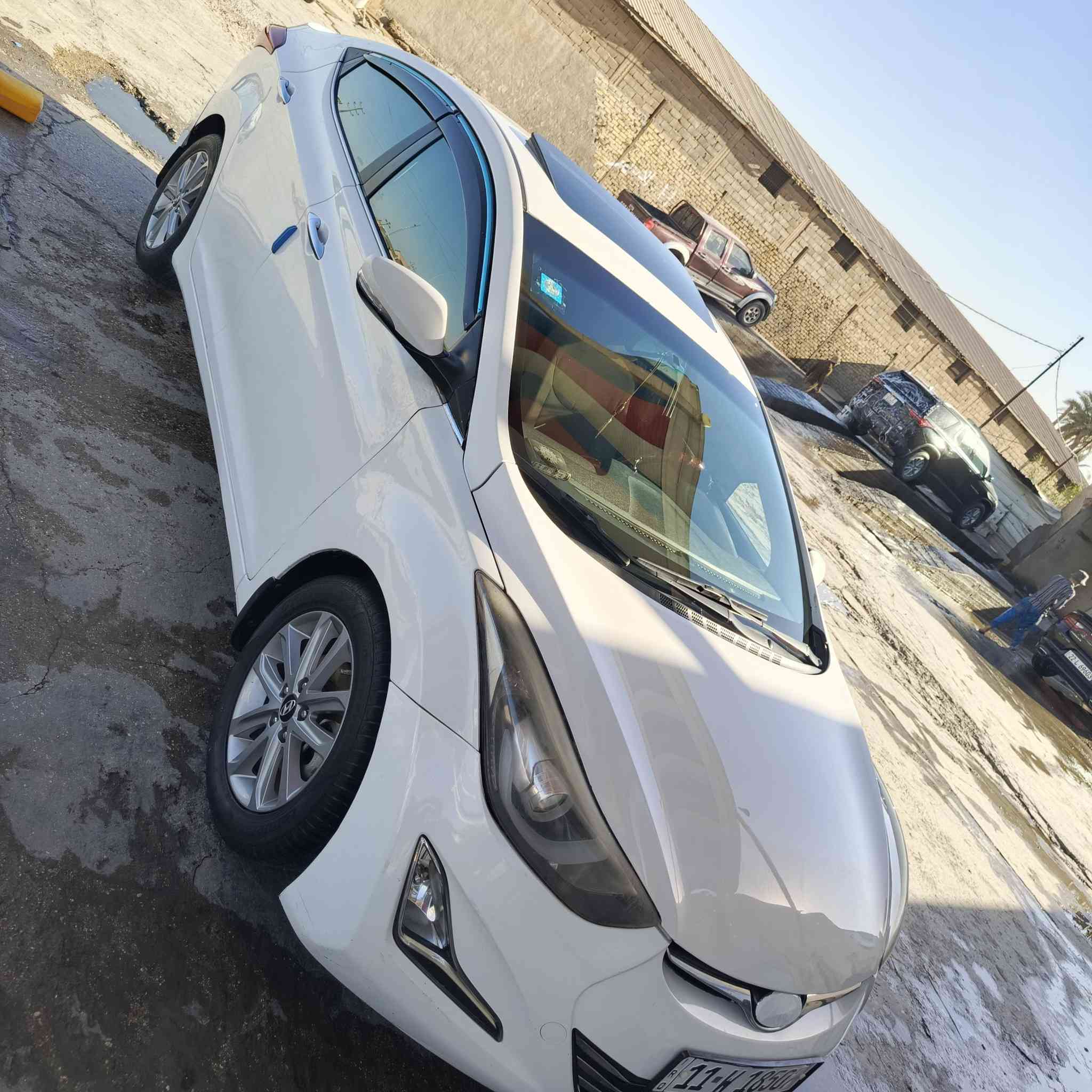 سلام عليكم الانترا خليجي 2015  
فول مواصفات كير ومحرك وحداديه كفاله تخم تاير جديد مال جناي جاهزه للخير مكينه 1800 ماشيه 120 الف رقم بغداد انكليزيي تحويل ثاني يوم
مواصفات السياره فتحه سلايت ،تحكم استرين ،اشاير بلمري شاشه ،كامره ،ويل كروم ،تبريد قطعتين
السونار مرفق مع الصور 
السعر 120 
الاتصال ***********
