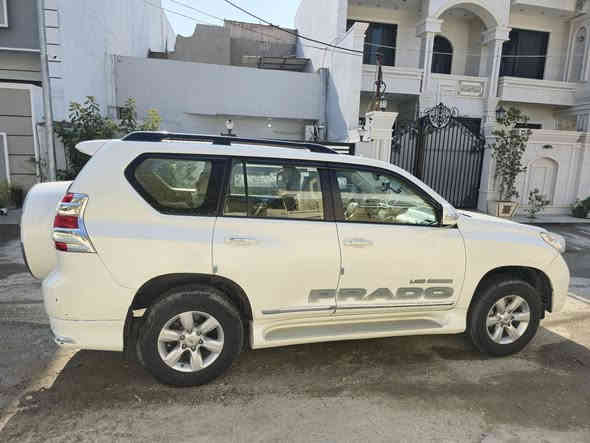 السلام عليكم
برادوا موديل 2015. T.XL
6 سلندر رقم بغداد باسمي
ماشية 138 
تخم تاير ياباني
تشغيل عند بعد 
بصمتين
بيها صبغ بالدعامية الخلفية والباقي مكفولة 
 وبيهة كل المواصفات المعروفة T.XL 
السعر 320 
تواصل على الرقم
***********
