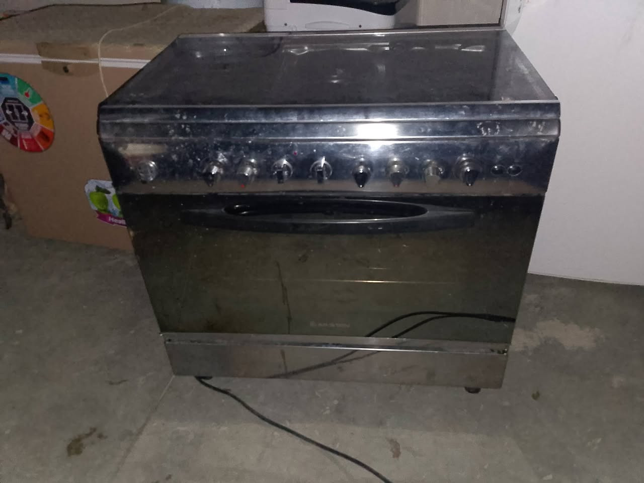 ئەم مجەمیدەو تەباخە زۆر زۆر پاکن بەشەرتوو زەمانی فەحس بۆنرخ نامە بنێرن یان پەیوەندی بکەن ***********یان فایبەر یان وەتسئاپ هەرچیەکی ناومالەتان هەیە دەسینین بەنرخی گونجاو بەتایبەت سەلاجەو مجەمیدە
