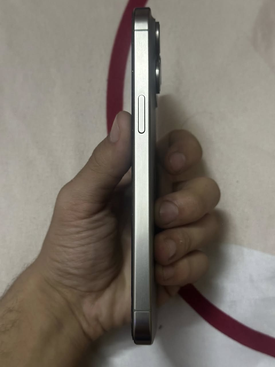 ايفون 15برو ماكس البيع ذاكره 256 بطاريه 86 بلادي جهاز وتر بروف ما مفتوح مكفول كفاله عامه شريحه واحده السعر مليون 300بي مجال ملحقاته كامله  نعنوان بغداد الرموك رقم ***********
