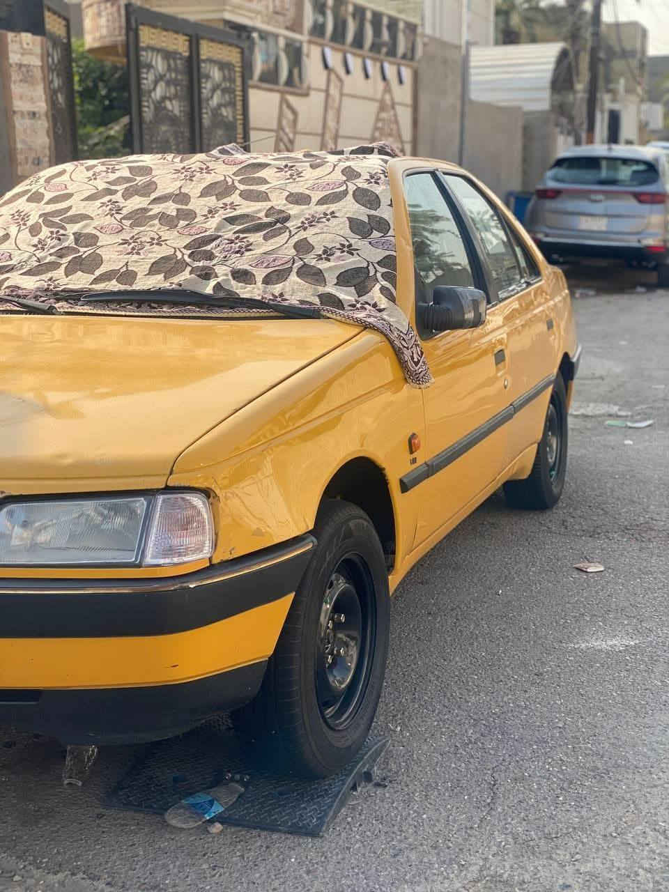 السلام عليكم 
GLX موديل 2010 
داخل بيجي 
بيها صبغ الباب الخلفي جهة السايق وشبر يم قبق البانزين فقط
مكينه فرنسي 2000 وكير فرنسي خير من الله بالچيس 
صدر امامي خلفي جديد 
تخم تاير جديد
باتري جديد 
تبريد شغال ثلج 
تدفئه شغاله 
منضومه مال بريك عامه جديده بالچيس 
مصفره هيئه وغرامات 
ارقام انگليزي بس ع الاستلام 
السياره معروضه ب 32 وبيها مجال حك الجيه 
للاستفسار ***********ابو علي
غير متواجد ع الفيس
