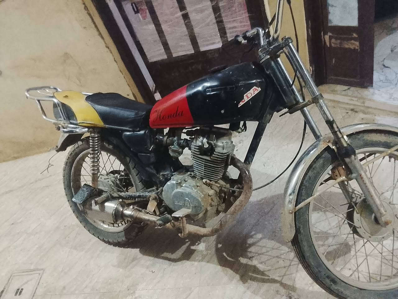 السلام عليكم دراجه كامله تايجر اوراق ما بيها مكاني بعقوبه الرقم سعر 200 ***********
