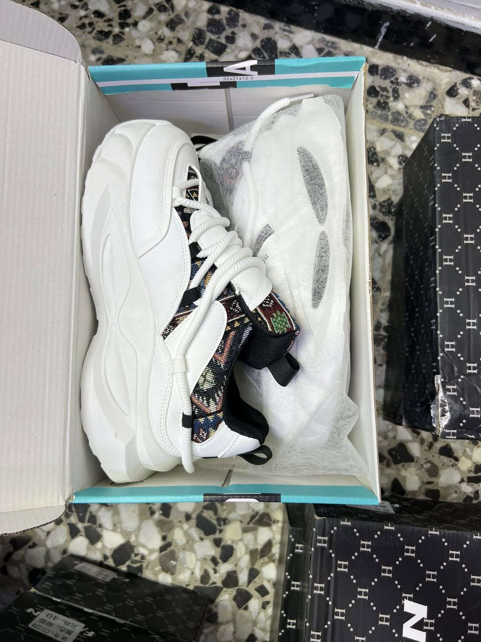 بني سياكه سعر 10 العنوان الشعب حي البساتين شارع شيخ منهل  ولادي بناتي رجالي شبابي 

انستا xb12hkتكتوك ***********
