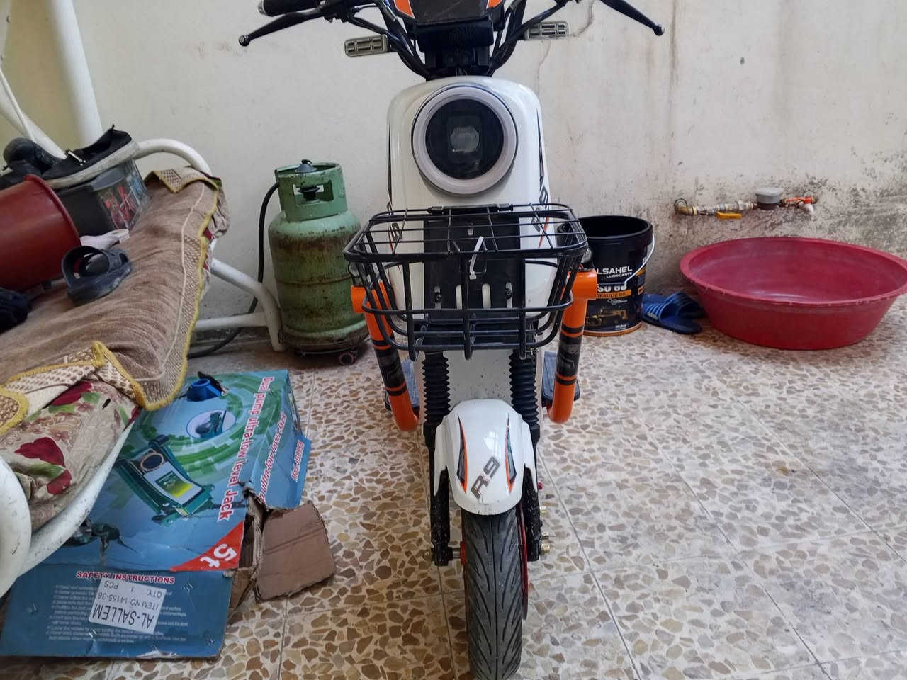 ماطور ع شاحنة  أر 9 كلو شغله  السعر 400 وبي مجال  الرقم العنوان الموصل  ***********
