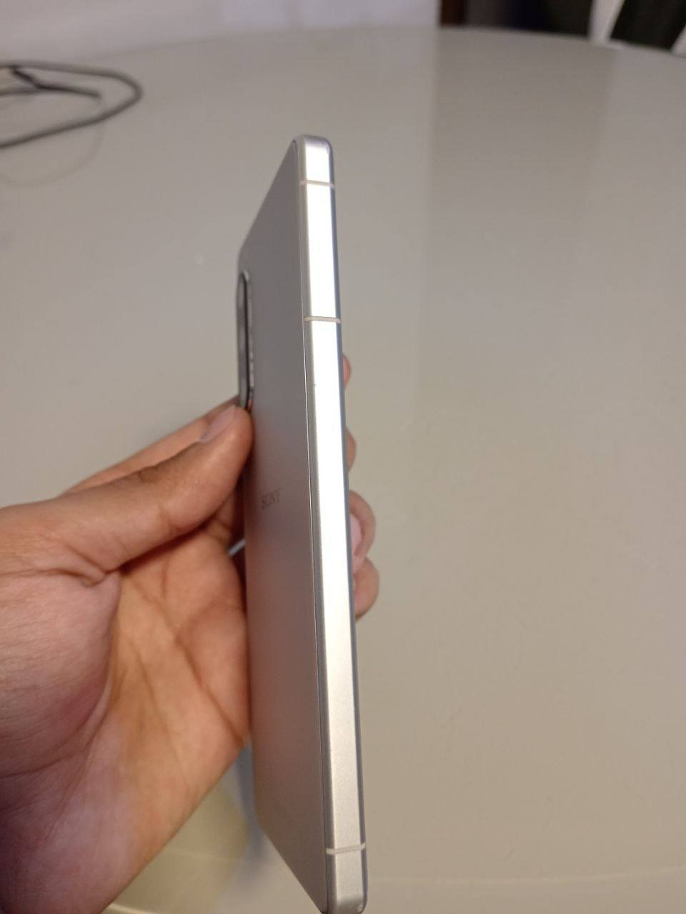 سلام عليكم (مراوس)
( مراوس) بجهاز من oppo حسب القناعة
SONY سوني5 مارك 4 اكسبيريا 
لون كريمي 
بصمة 🫆 جانبية سريعة
30 واط
5000 بطارية 🔋 
معالج سناب دراگون 8 كين 1 
كامرا 12+12+12
128 مساحة
شاشة اولد 
الاطار الجانبي معدني المنيوم 
مقاومة ماء وغبار بمعيار IP68
سيم كارت 2 
 المكان بغداد الجديدة


**إذا كنت صاحب هذا الإعلان وتريد حذفه لأي سبب، رجاءا أرسل رسالة إلى الدعم الفني**