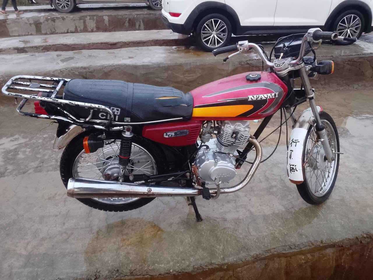 سلام عليكم دراجه للبيع نامه امتيئاز 24 مكينه مجفته مبدل رنكات ولاستيك ولف مكاني الحمزه الشرقي يم صيطرت الطابو  السعر 450 وبيه مجال رقم *********** متوازي عله بيعته
