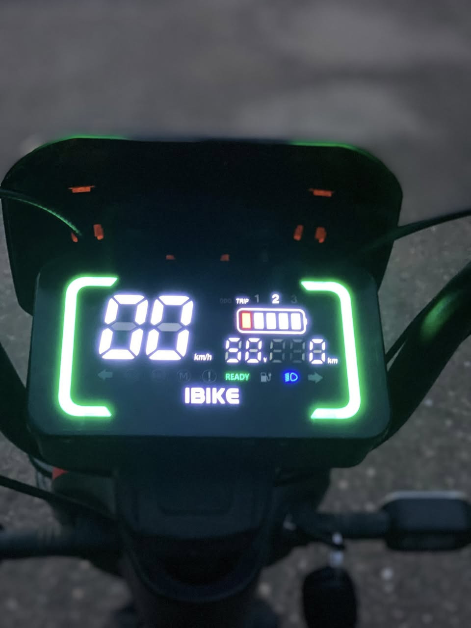 سلام عليكم دراجه شحن للبيع الدراجه جديده مستخدم اسبوع الدراجه جديده سعرها 465 وبيها مجال مكاني ديالى جلولاء رقم الستفسار ***********
