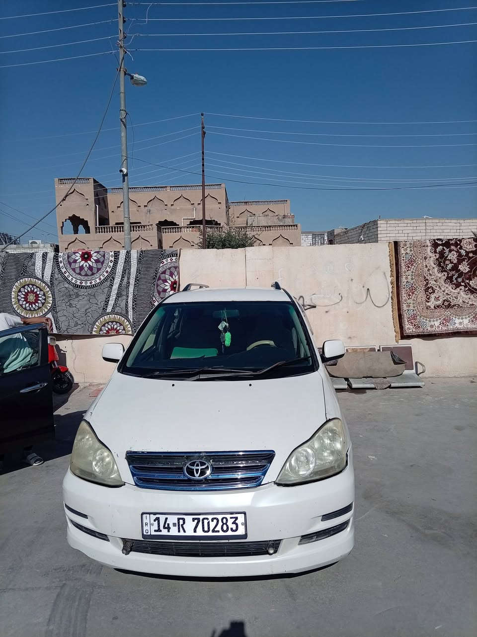 السلام عليكم. ابصم 2004 اصل سياره ما معلايه حداديه جديده تخم تاير جديد مكينه ومير جدد تبريد شغال السياره بأسمي رقم بصره  مكانها بصره سفوان 
للاستفسار السعر
 ***********
