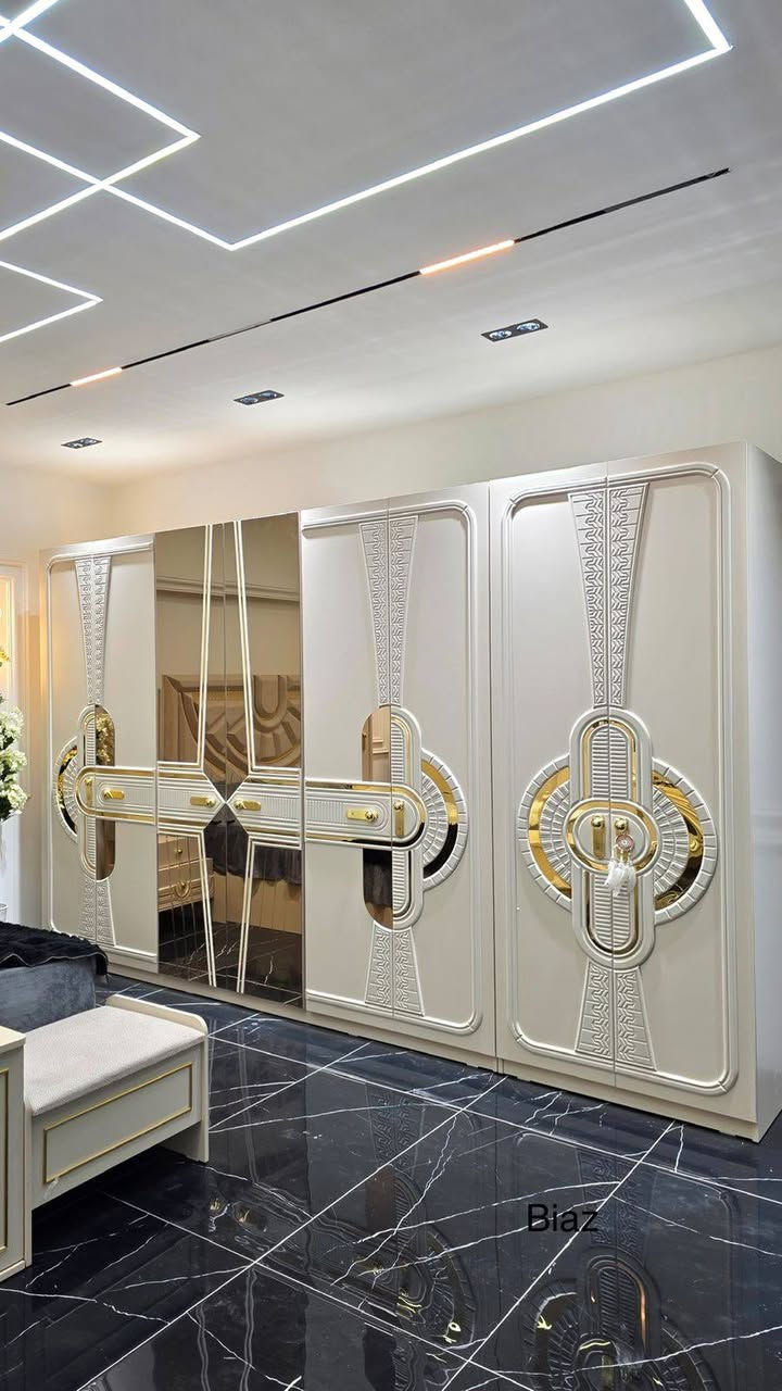 اهلاً وسهلاً بكم زبائننا ✨
تقدم لكم مجموعه الزيادي للااثاث التركي

🔻 * بياز ذهبي  * 🔻

⚫10قطع اصلي دافنس 
🔴كنتور 270 سم 🌿 ملحق 90 سم ارتفاع 230 سم
⚫ظهر بلوك 8 ملم صبغ حراري 
🔴ميز تواليت نفس الصورة 140 سم ارتفاع عالي
⚫180 سم مرايه بلوك على كبر الميز 
🔴كومدي عدد اناره2 وباب 
⚫سرير نفرين180سم*200سم 
🔴سرير مخزن دبل هايدروليك 
⚫️درور مجرات
🔴مرايه قيافه 
⚫️طابوريه بلوك 
🔴شازلون مثل الصوره ستراحه وباب 
⚫ برغي حديد ظهر بلوك 
🔴تركي 100% اصلي قياس كبير
⚫كل القطع ظهر بلوك كل اجزاء الغرفه 8 ملم  

⚠️ ملاحظة: البيع بالنقد فقط 🚫

📲 راسلنا الأن وأحصل على كافة التفاصيل - او شرفنا بالزيارة 📍 العنوان نجف 
الاستفسار مراسله الصفحه او تصال📞
***********📲
