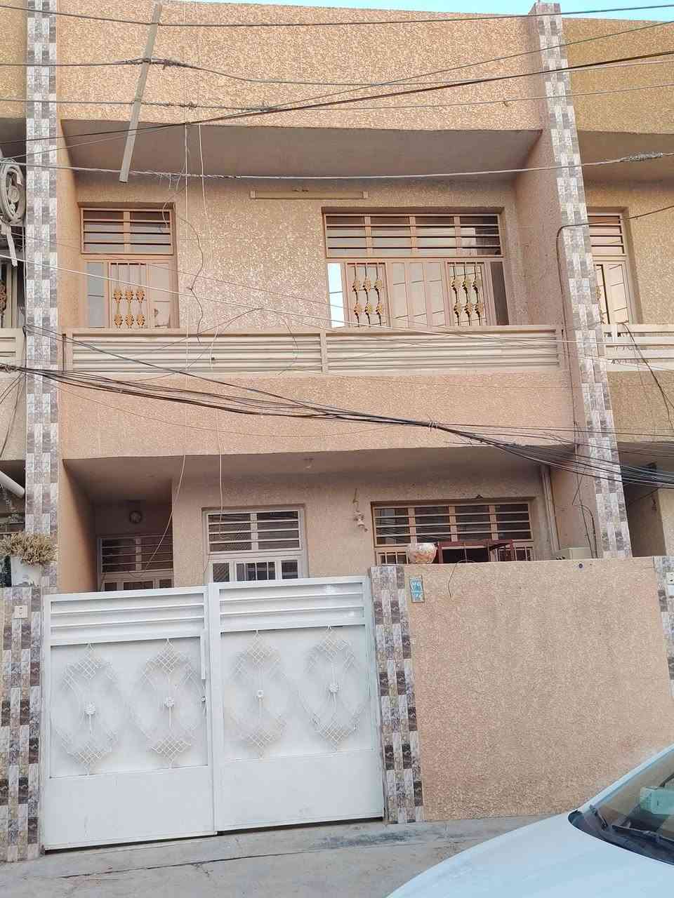 سلام عليكم بيت البيع مساحه ٦٠ متر متخلين استقبال ومطبخ وغرف عدد ٢ وصحيات داخليه ومنور كراج البيت طابو ملك صرف منطقة الانتصار مقابل مستشفى حماد شهاب سعر ٦٥ مليون ***********
